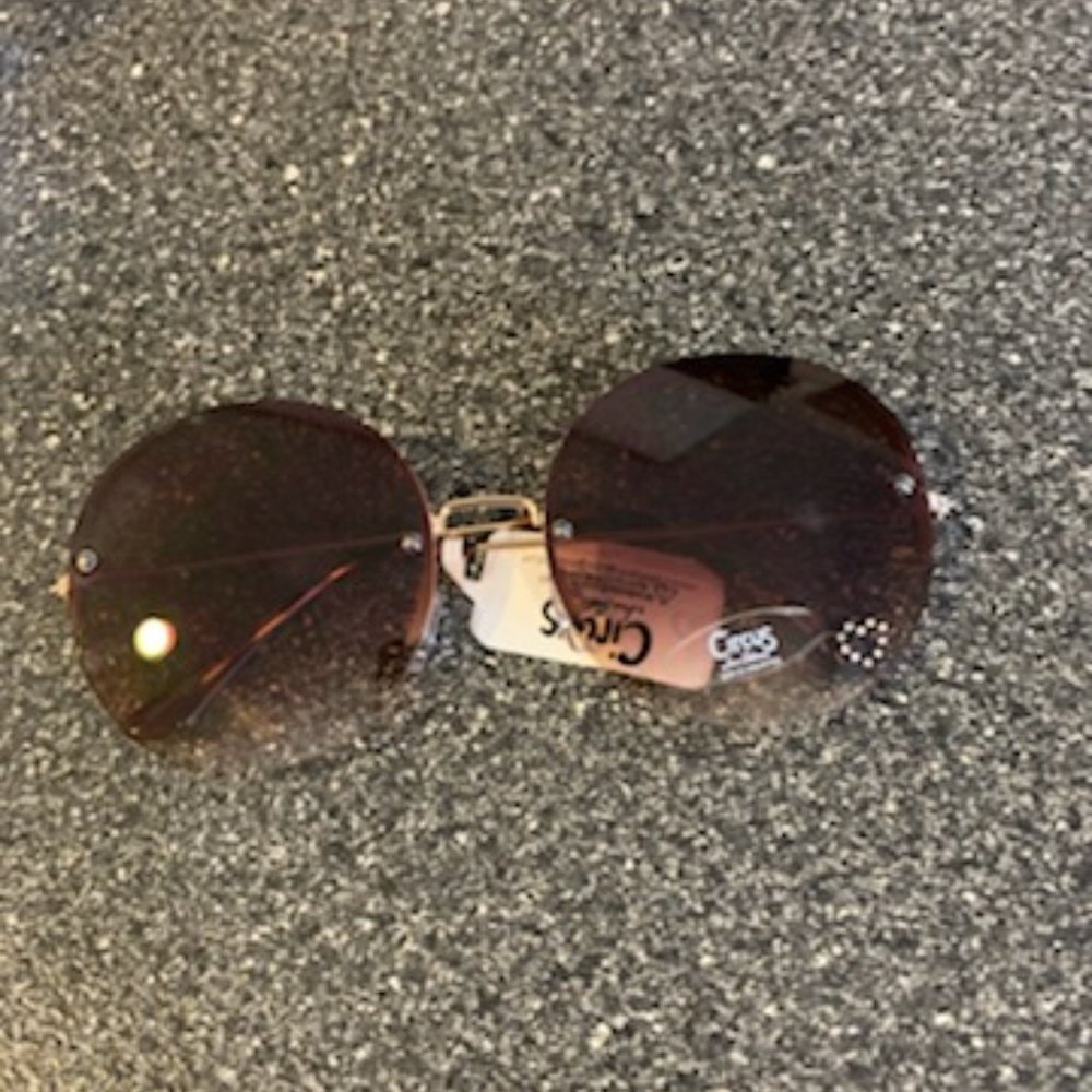 Circus by Sam Edelman Round Sunglasses w/ a heart